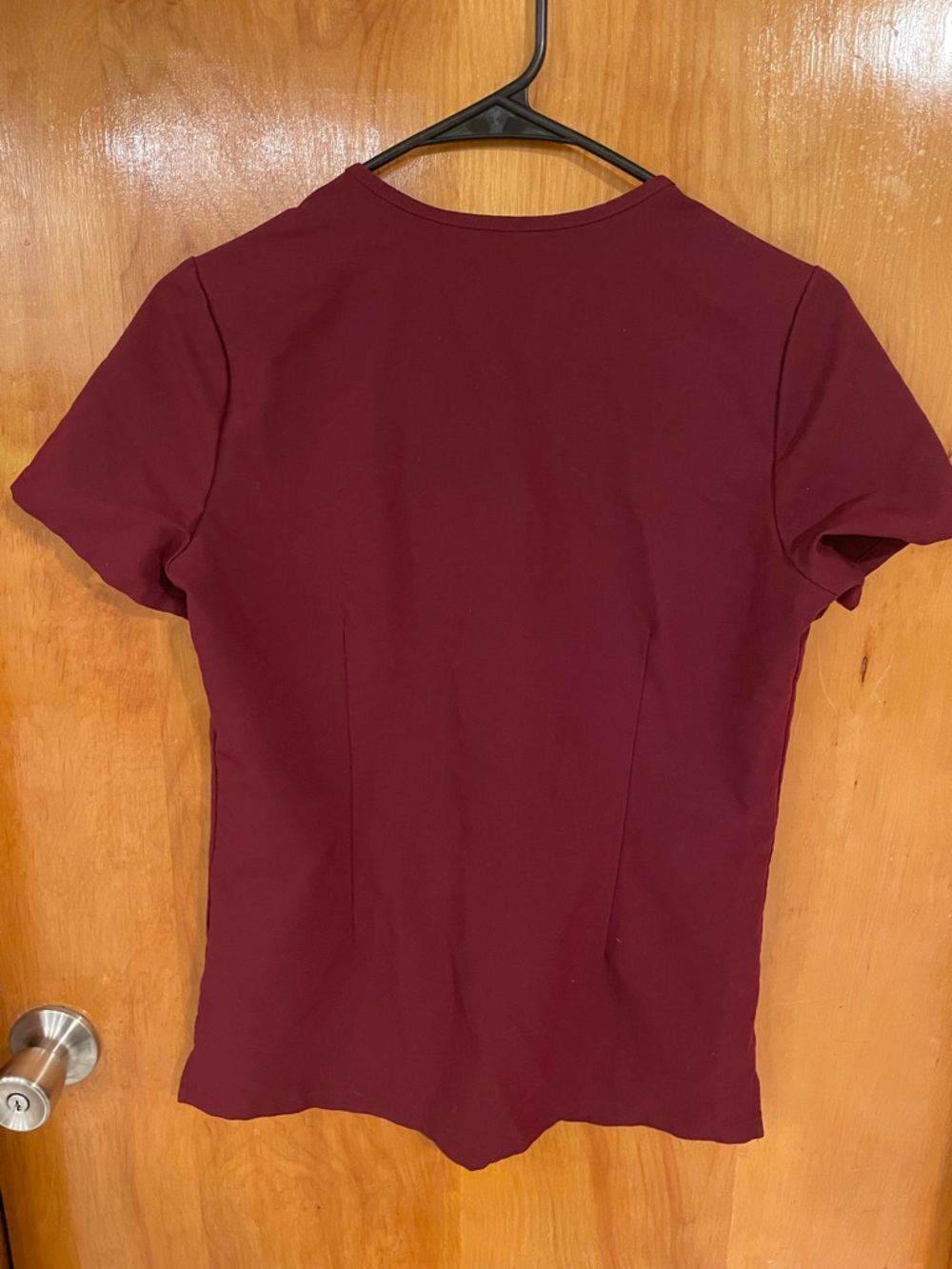 Figs Catarina One-Pocket Scrub Top in Burgundy - Picture 4 of 6